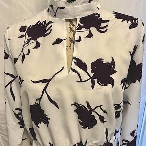 NEW Allegra K white blouse with plum flowers and elastic bottom w/ belt. Sz S.